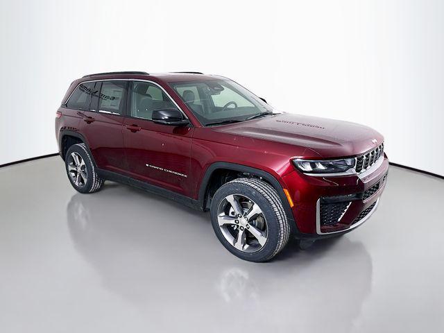 new 2026 Jeep Grand Cherokee car, priced at $43,985