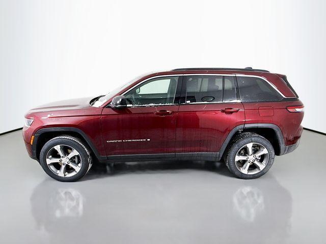 new 2026 Jeep Grand Cherokee car, priced at $43,985