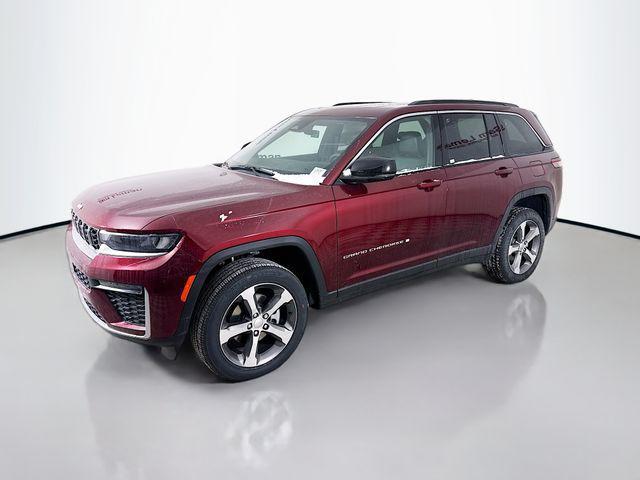 new 2026 Jeep Grand Cherokee car, priced at $43,985