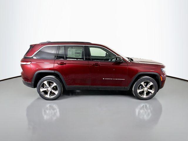 new 2026 Jeep Grand Cherokee car, priced at $43,985