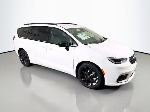 new 2026 Chrysler Pacifica car, priced at $41,097