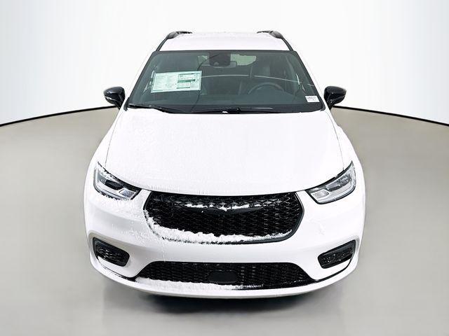 new 2026 Chrysler Pacifica car, priced at $41,097