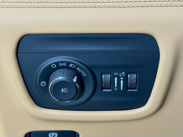 new 2026 Jeep Grand Cherokee car, priced at $54,007