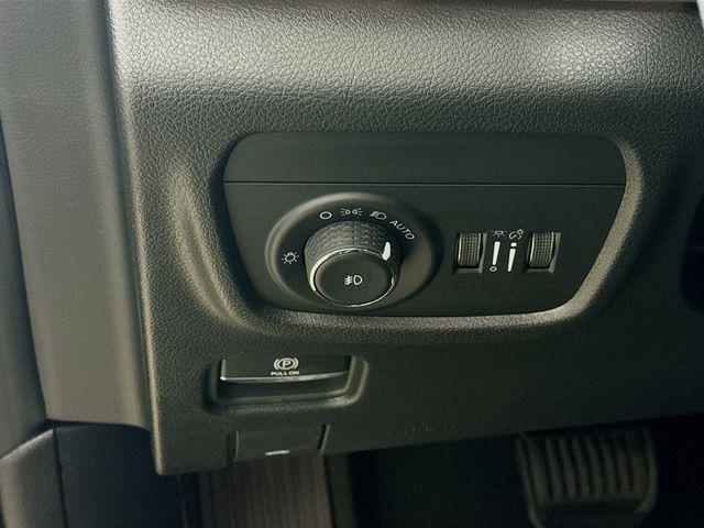 new 2025 Jeep Grand Cherokee car, priced at $42,220