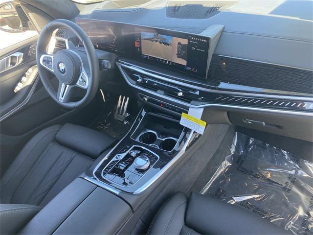 new 2025 BMW X7 car, priced at $119,370