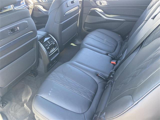 new 2025 BMW X7 car, priced at $119,370
