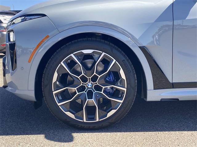 new 2025 BMW X7 car, priced at $119,370