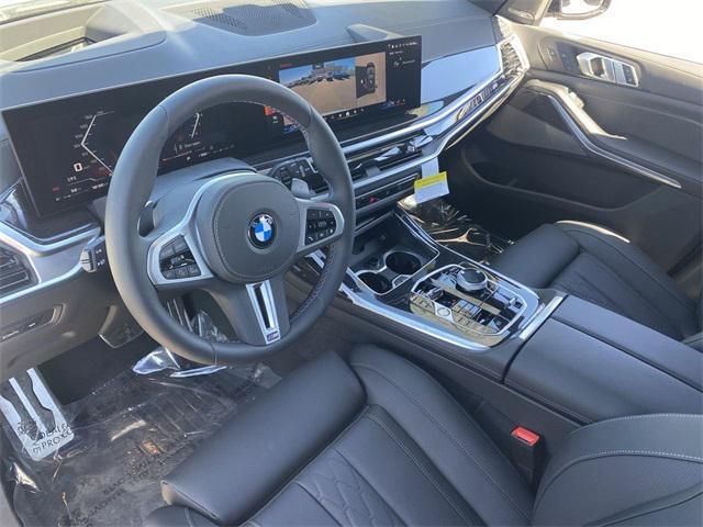 new 2025 BMW X7 car, priced at $119,370