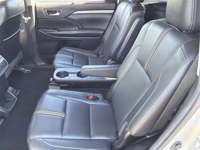 used 2018 Toyota Highlander car, priced at $20,675