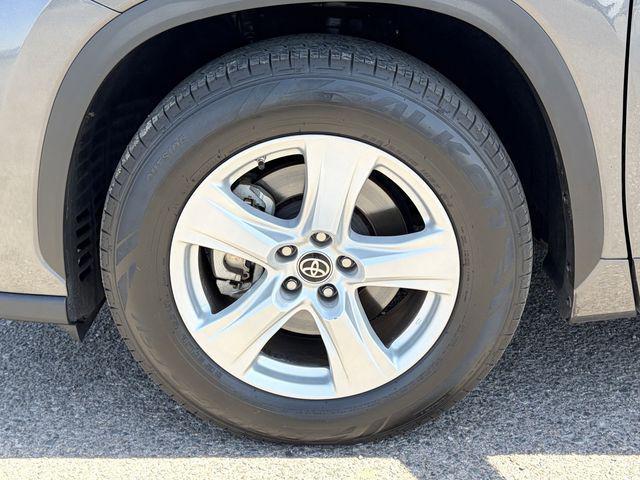 used 2021 Toyota Highlander car, priced at $25,860