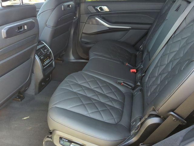 new 2026 BMW X7 car, priced at $98,650