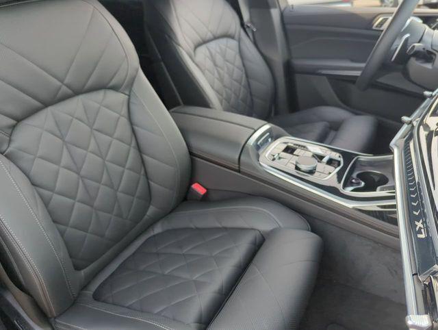 new 2026 BMW X7 car, priced at $96,273