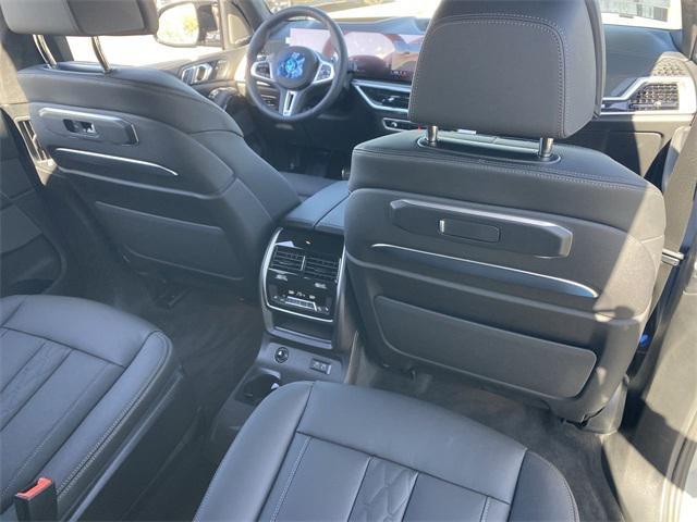 new 2025 BMW X7 car, priced at $121,395