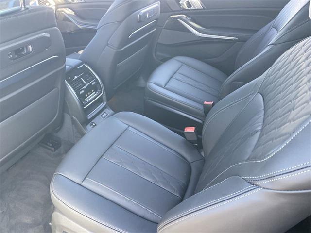 new 2025 BMW X7 car, priced at $121,395