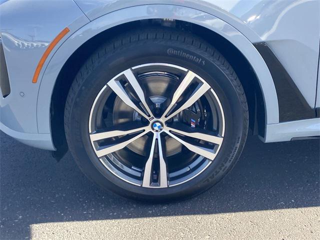 new 2025 BMW X7 car, priced at $121,395