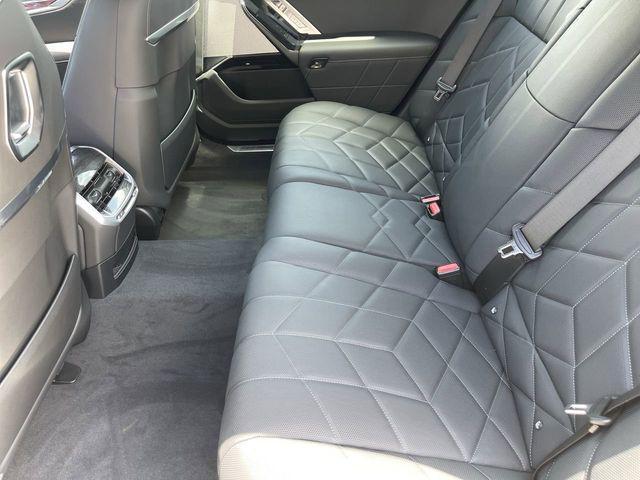 new 2025 BMW i7 car, priced at $131,025