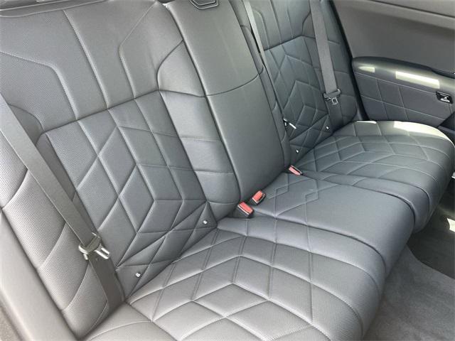 new 2025 BMW i7 car, priced at $131,025