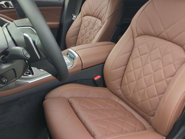 new 2026 BMW X7 car, priced at $92,800