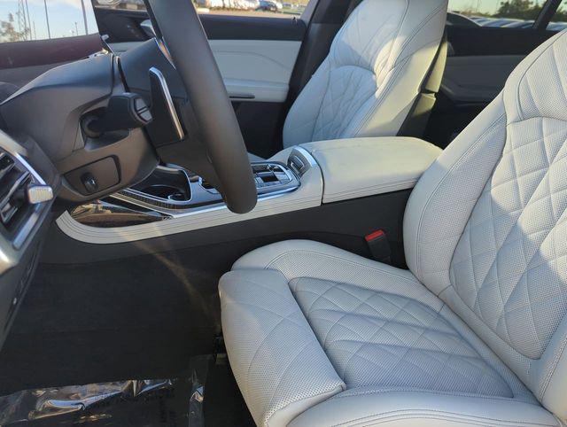 new 2026 BMW X7 car, priced at $100,715
