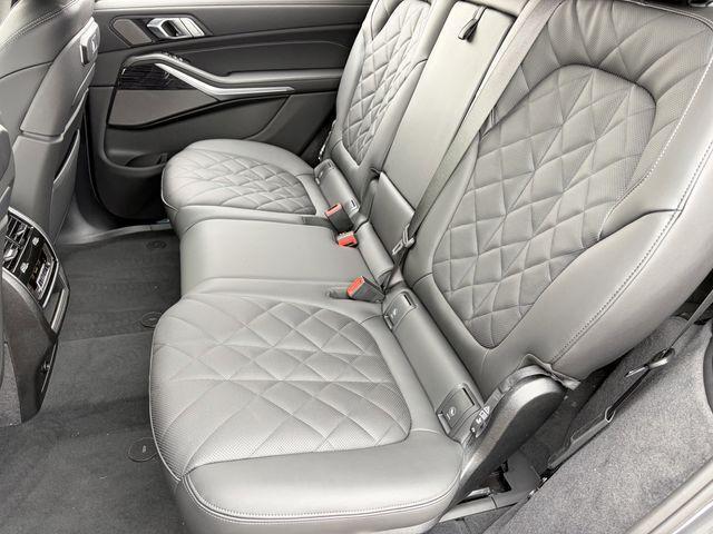 new 2026 BMW X7 car, priced at $100,614