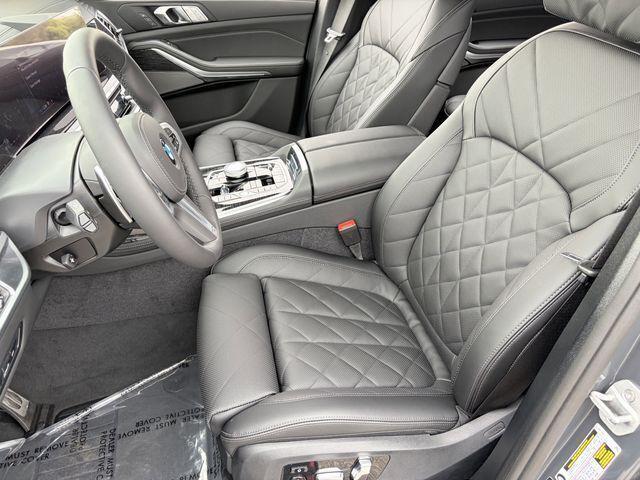 new 2026 BMW X7 car, priced at $100,614