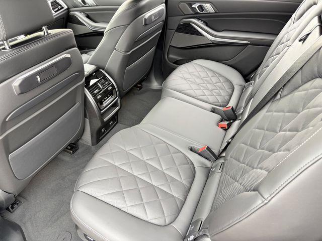 new 2026 BMW X7 car, priced at $100,614