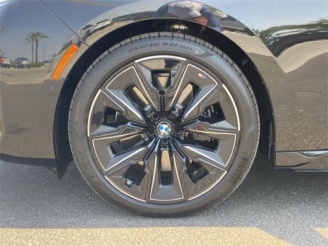 new 2025 BMW 760 car, priced at $139,025