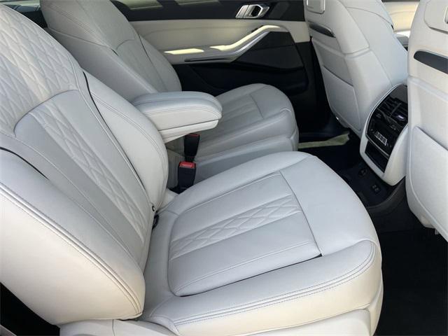 new 2026 BMW X7 car, priced at $122,590