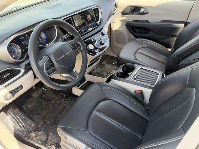used 2024 Chrysler Pacifica car, priced at $25,064