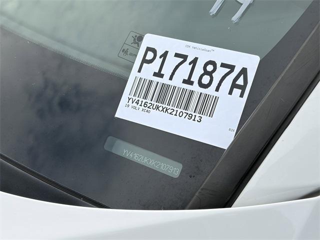 used 2019 Volvo XC40 car, priced at $18,270