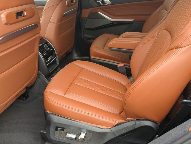 new 2026 BMW X7 car, priced at $103,315