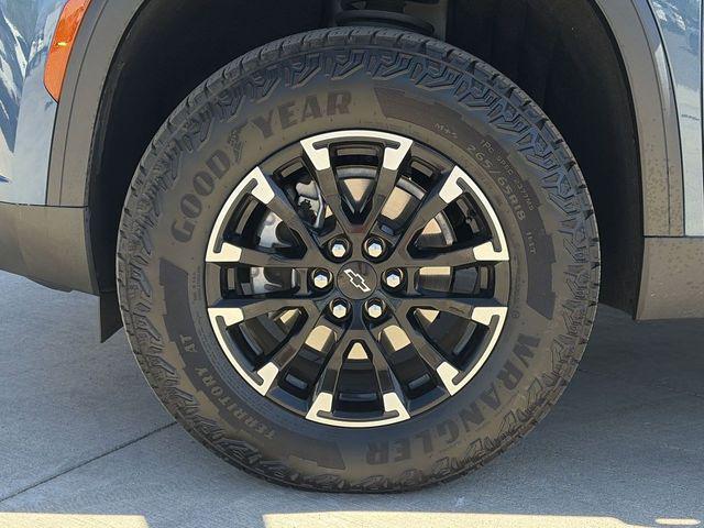 used 2024 Chevrolet Traverse car, priced at $37,998