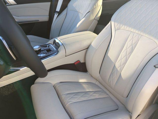 new 2026 BMW X7 car, priced at $105,300