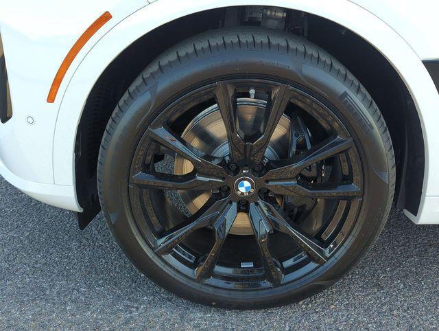 new 2026 BMW X7 car, priced at $105,300