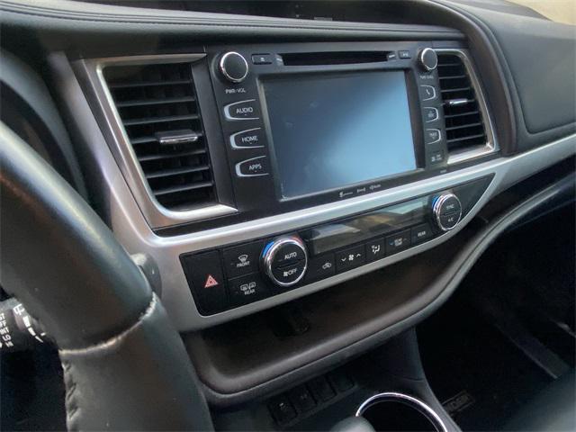 used 2019 Toyota Highlander car, priced at $25,387