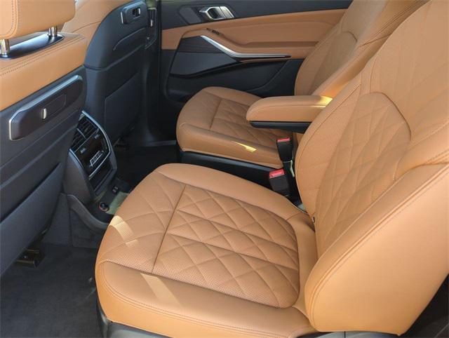 new 2026 BMW X7 car, priced at $99,465