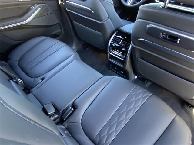 new 2025 BMW X7 car, priced at $115,670