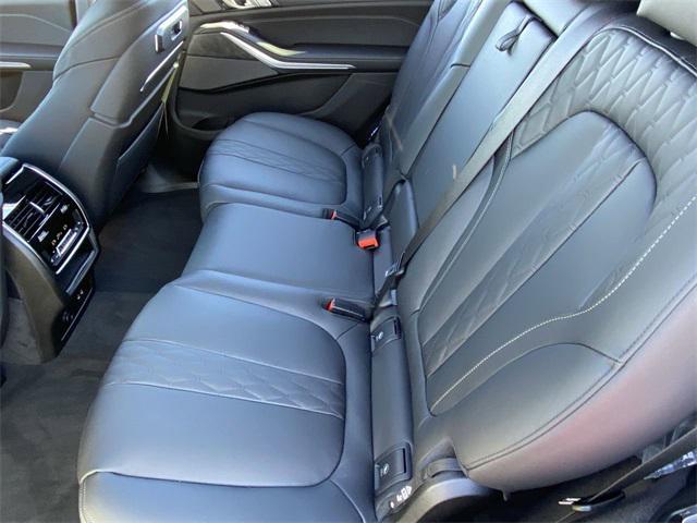 new 2025 BMW X7 car, priced at $115,670