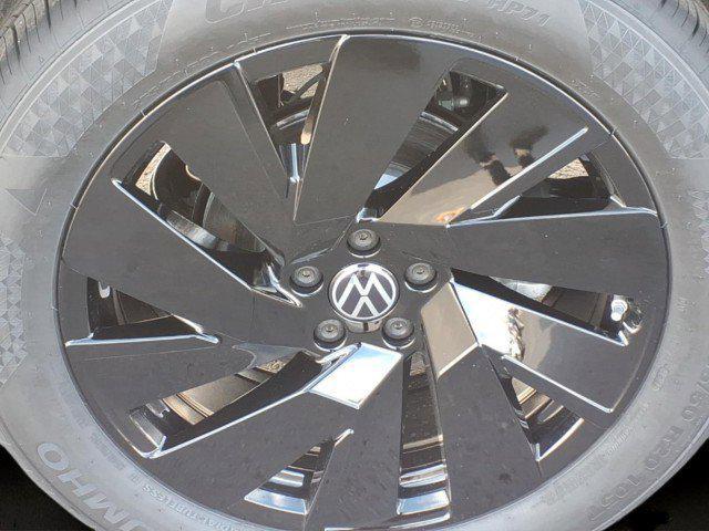 new 2026 Volkswagen Atlas car, priced at $50,081