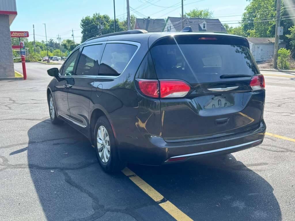 used 2017 Chrysler Pacifica car, priced at $11,500