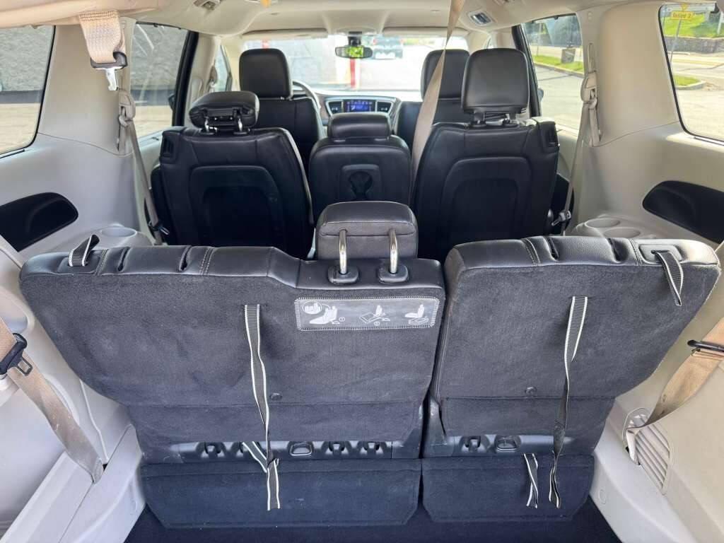 used 2017 Chrysler Pacifica car, priced at $11,500
