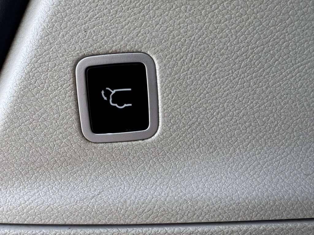used 2017 Chrysler Pacifica car, priced at $11,500