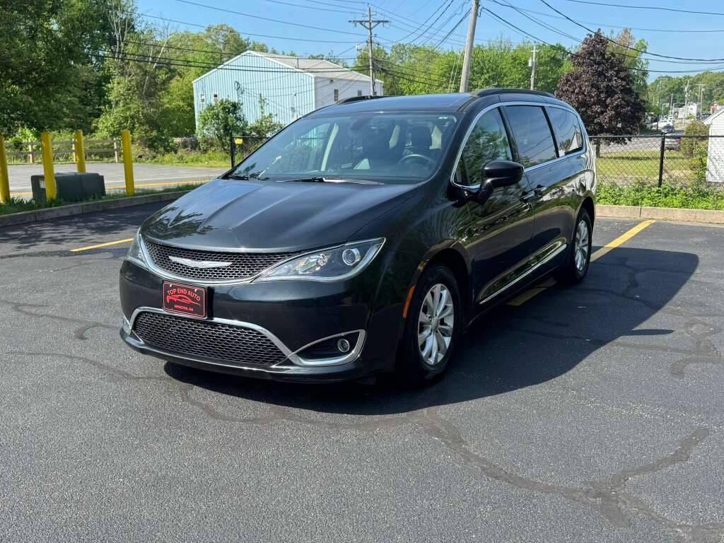 used 2017 Chrysler Pacifica car, priced at $11,500