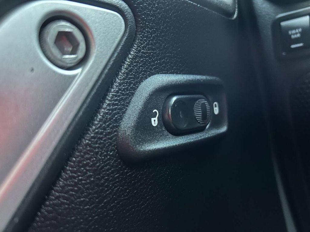 used 2015 Jeep Wrangler Unlimited car, priced at $18,300