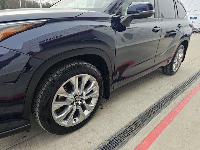 used 2021 Toyota Highlander car, priced at $33,990