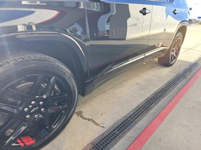 used 2023 Chevrolet Traverse car, priced at $33,990