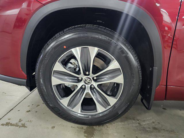 new 2026 Toyota Highlander car, priced at $50,842