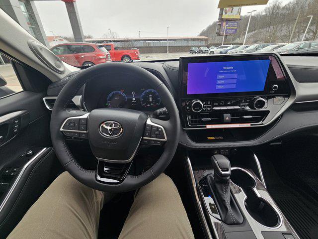 new 2026 Toyota Highlander Hybrid car, priced at $59,216
