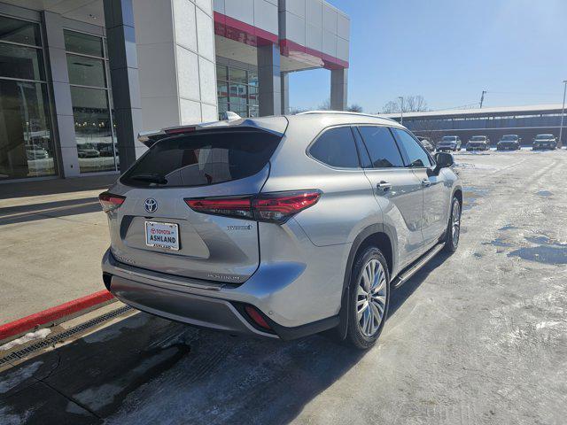 used 2023 Toyota Highlander Hybrid car, priced at $43,530