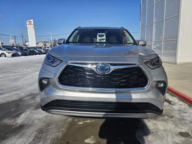 used 2023 Toyota Highlander Hybrid car, priced at $43,530